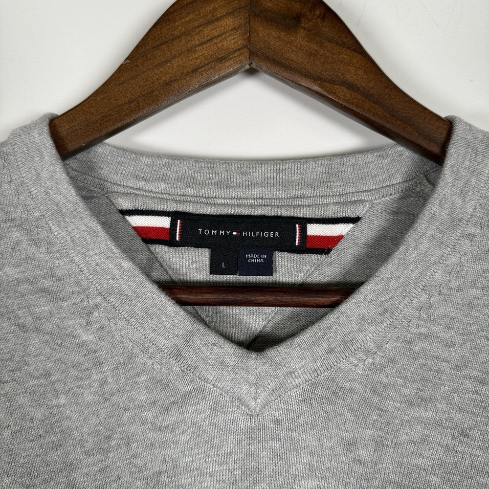 Tommy Hilfiger Men's Pullover Sweater V-Neck Career Casual Gray Size Large - Picture 5 of 6